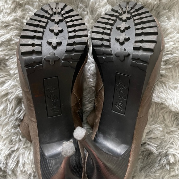 Women’s heeled peep toe booties - Picture 7 of 7